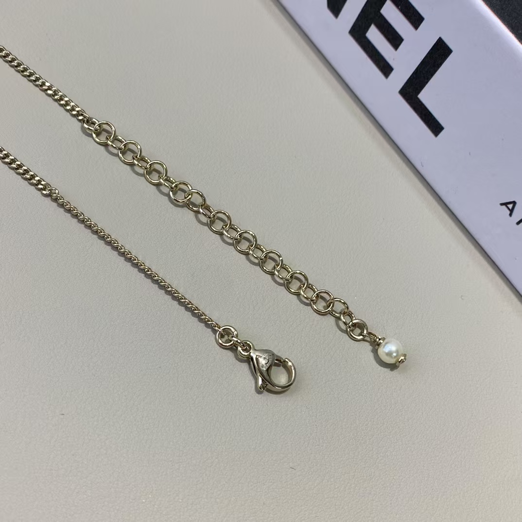 Chanel Pearl Bag Pendant Necklace - Image 8