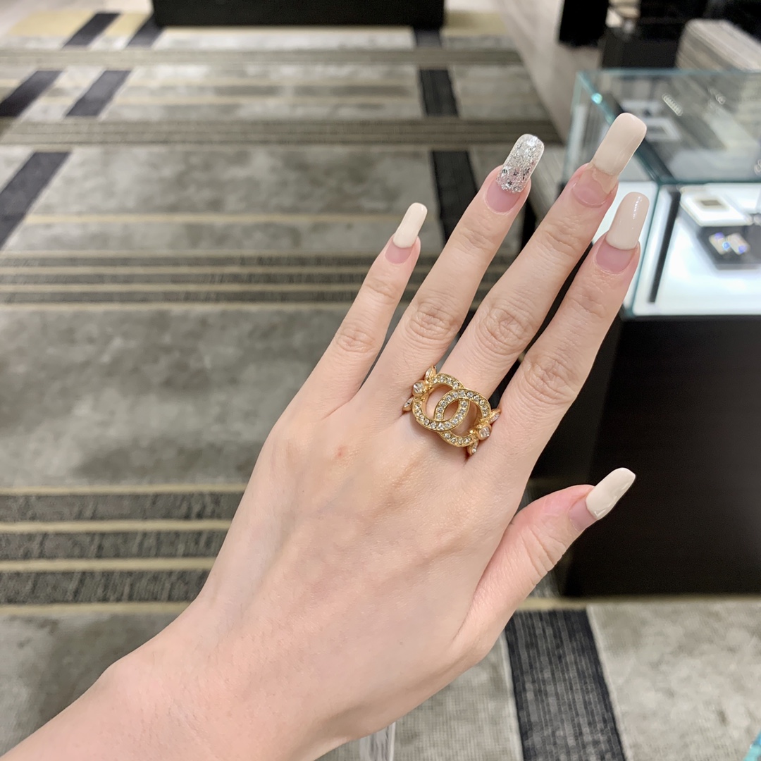 Chanel Wide Hollow Ear of Wheat Ring - Image 9