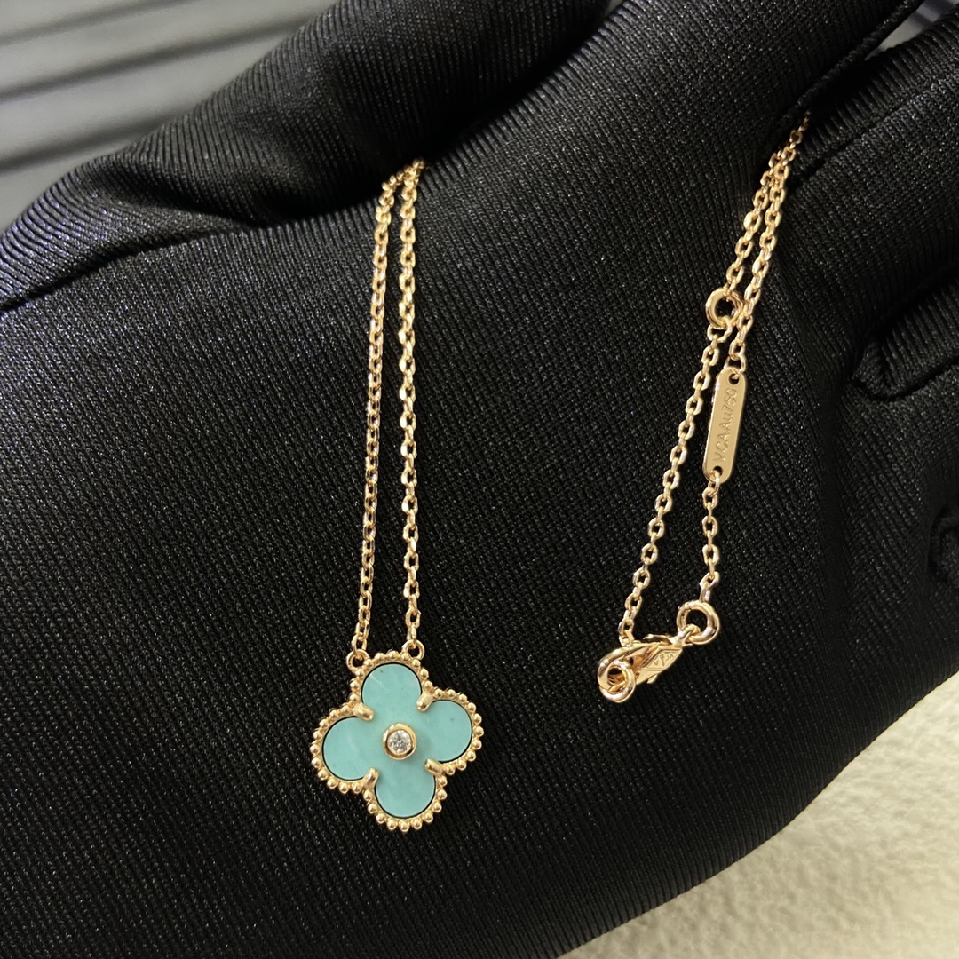 VCA Amazonite Vintage Alhambra Pendant Necklace, 1 Motif - Image 4