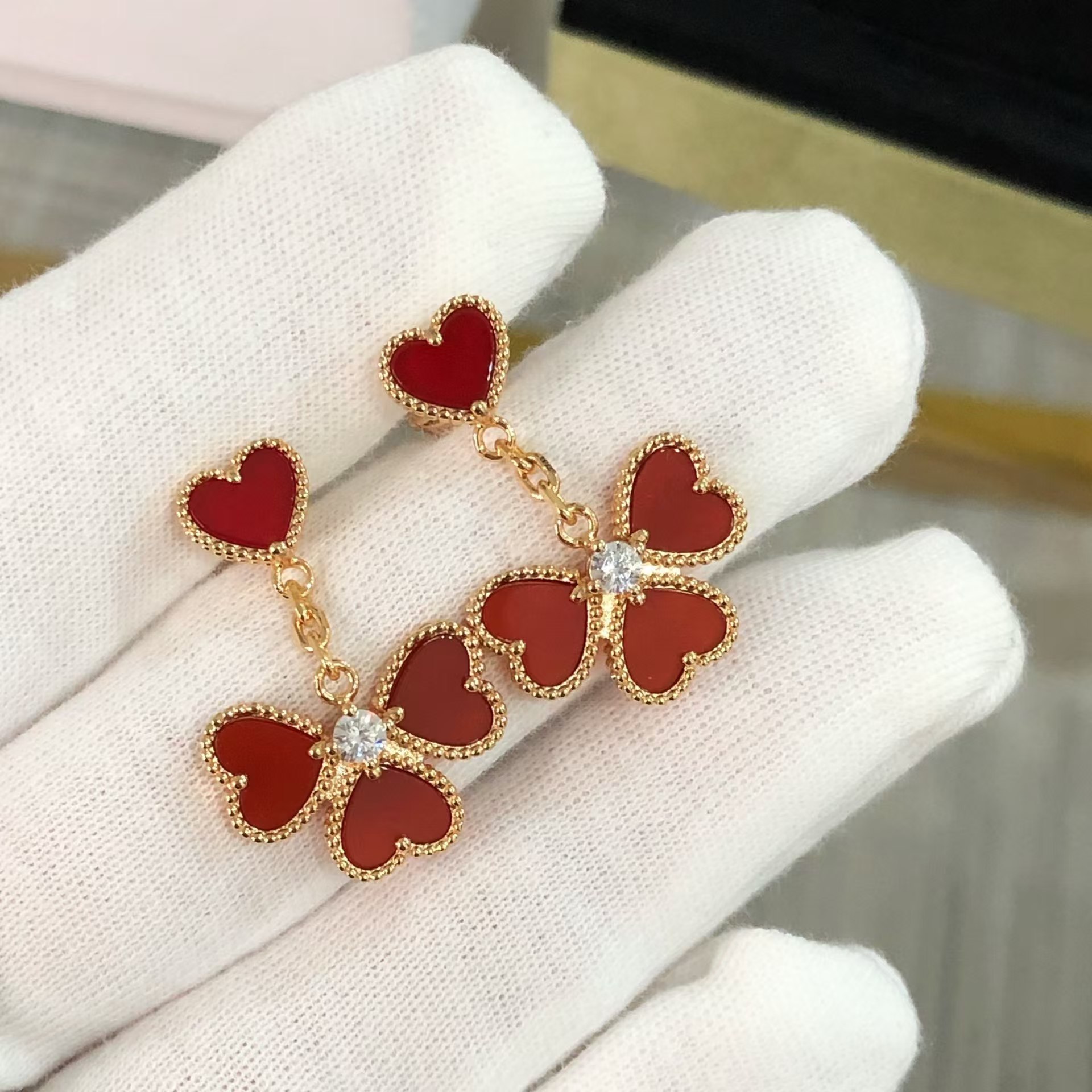 VCA Sweet Hearts Earrings - Image 2