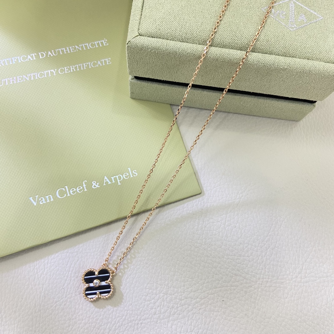 Newest VCA Stripe Black Chalcedony Vintage Alhambra Pendant Necklace - Image 3