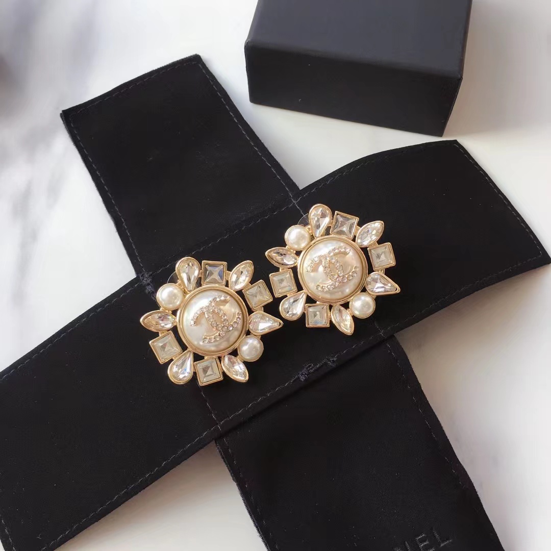 Chanel Large Round White Stud Earrings - Image 4