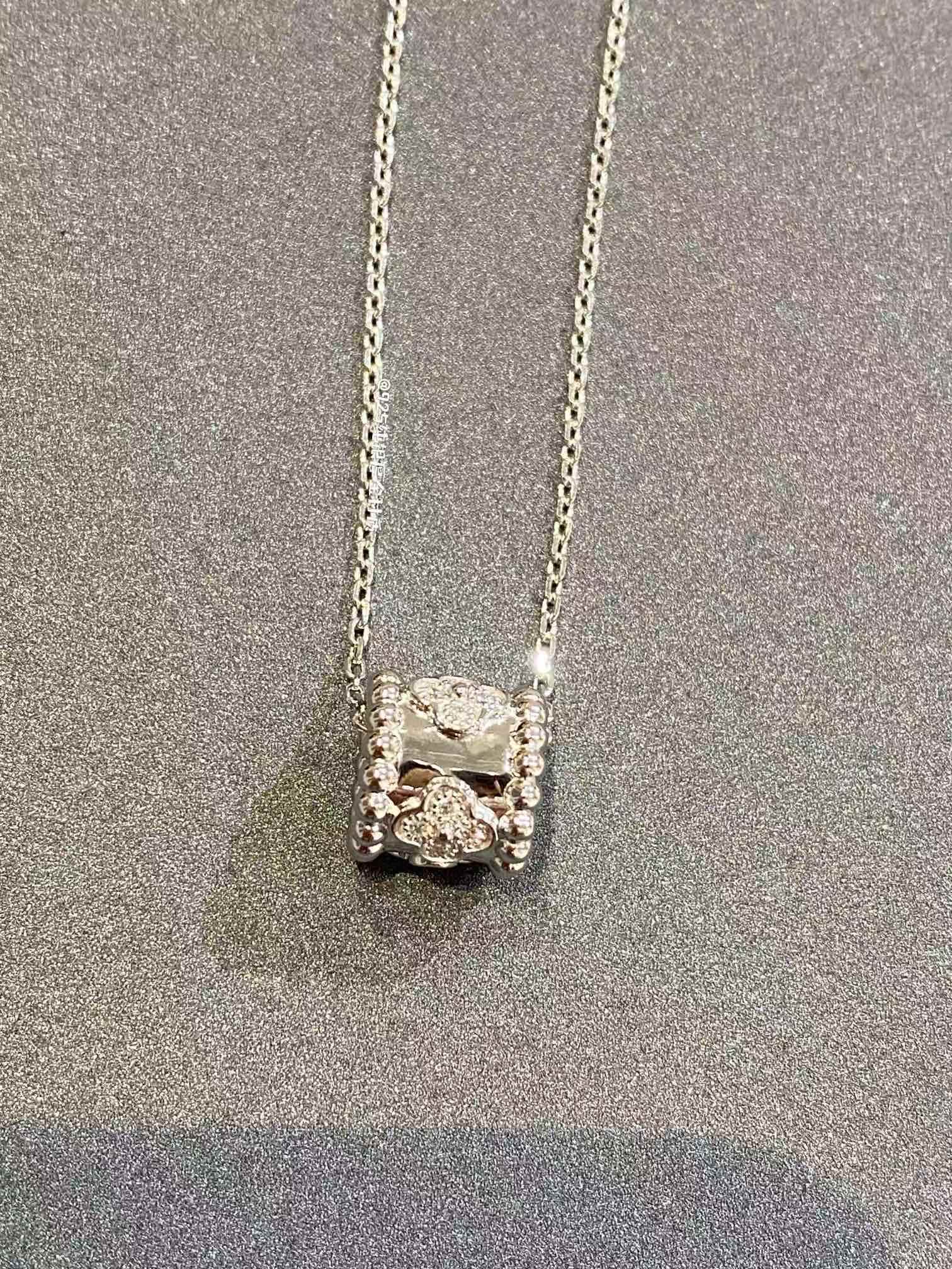 VCA Perlee Clovers Pendant Necklace - Image 5