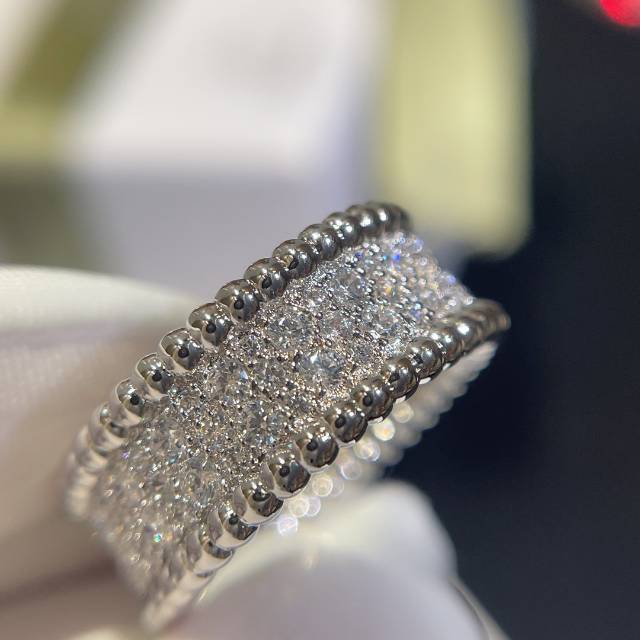 VCA Wide Perlee Diamonds Ring - Image 11