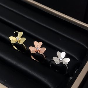 VCA 1 Motif Flower Frivole Ring