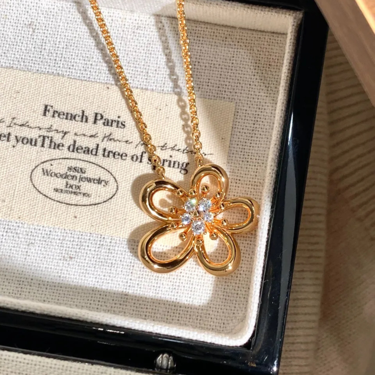VCA Flowerlace Pendant Necklace - Image 5