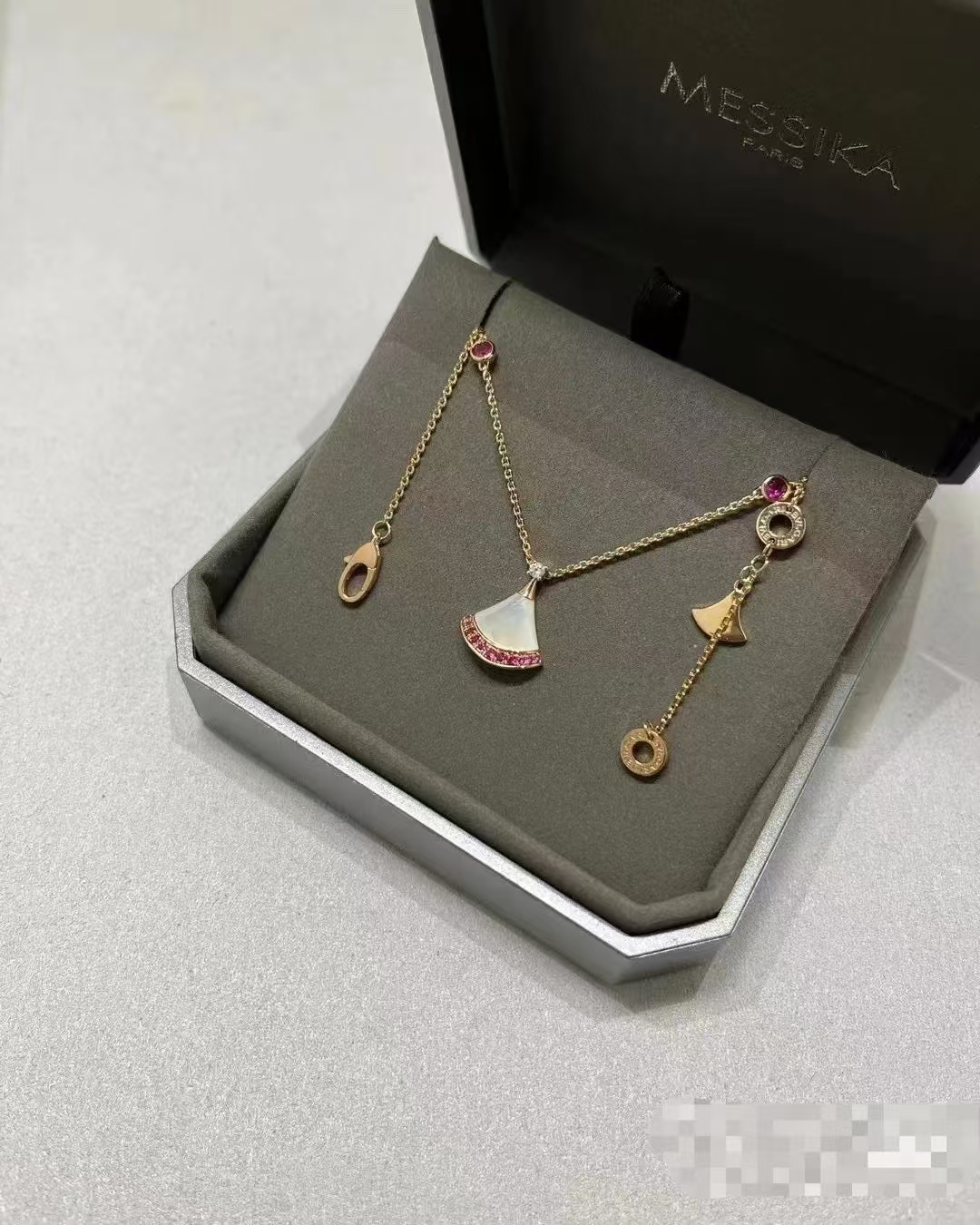 Bvlgari Divas' Dream Necklace - Image 9