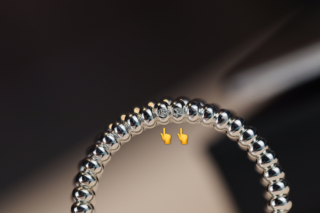 VCA Perlee Signature Ring - Image 12