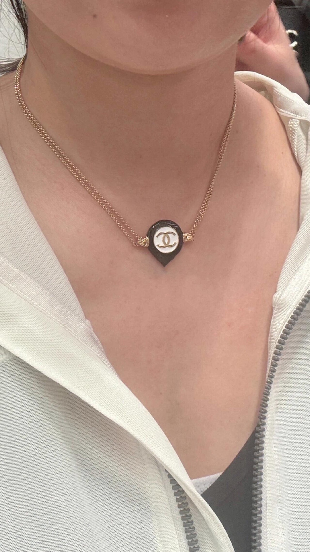Chanel Black & White Round Enamel Necklace Bracelet and Ring - Image 6