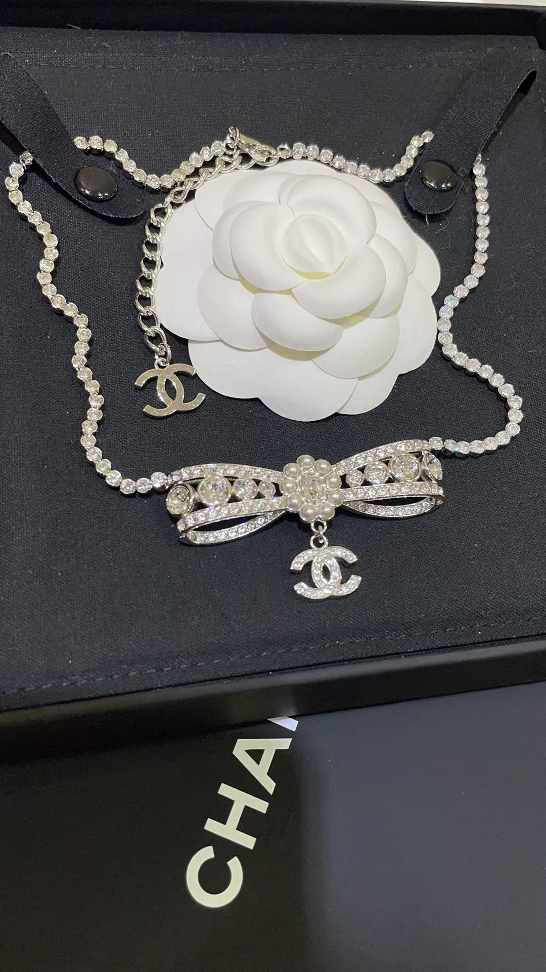 Chanel Rhinestone Strass Bowknot Pendant Necklace - Image 4