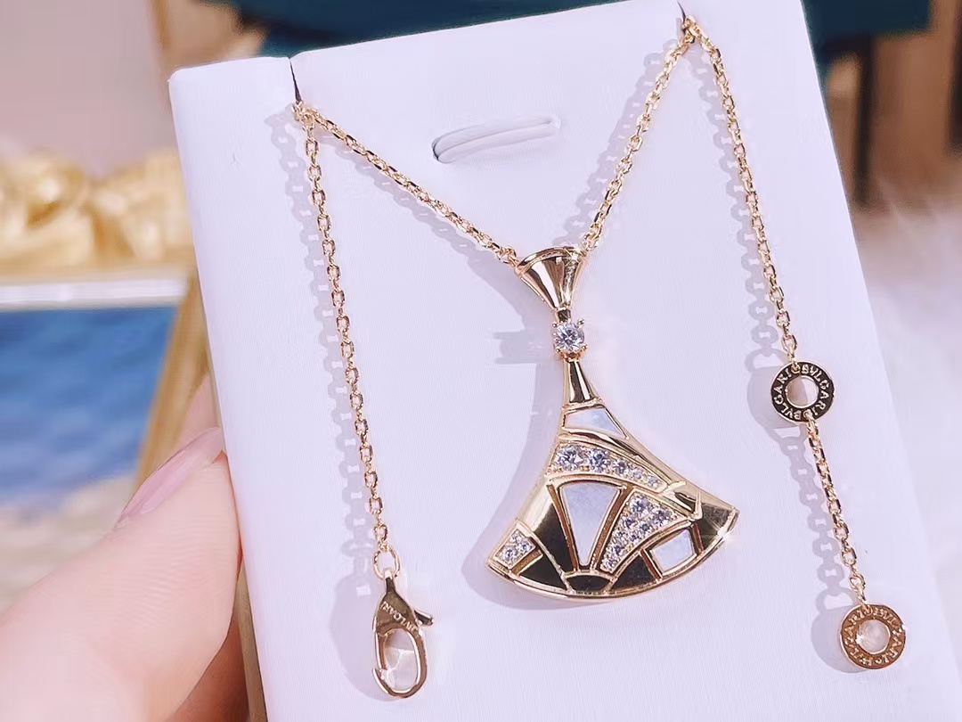 Bvlgari Divas' Dream Necklace - Image 4
