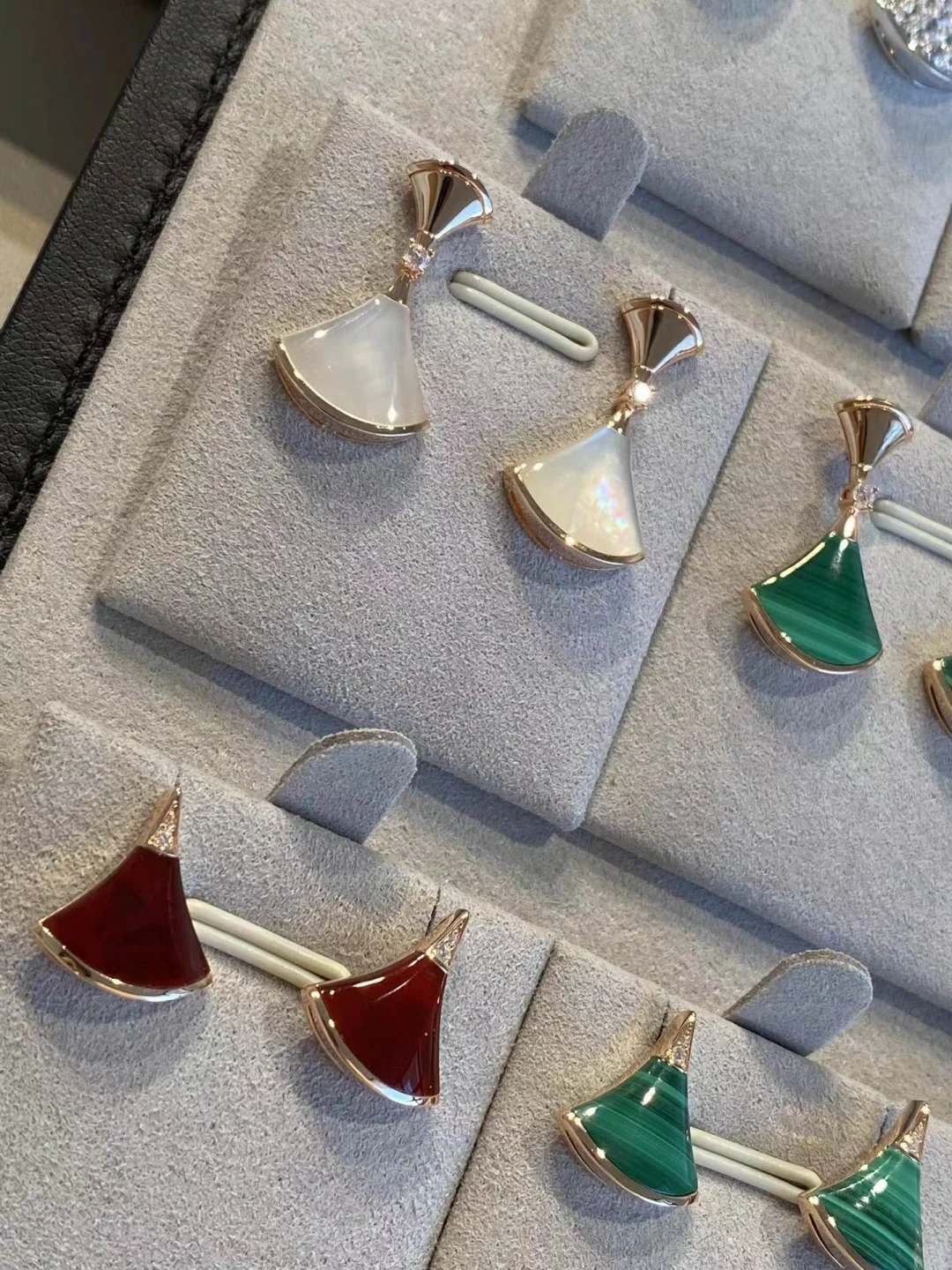 Bvlgari Divas' Dream Earrings - Image 2