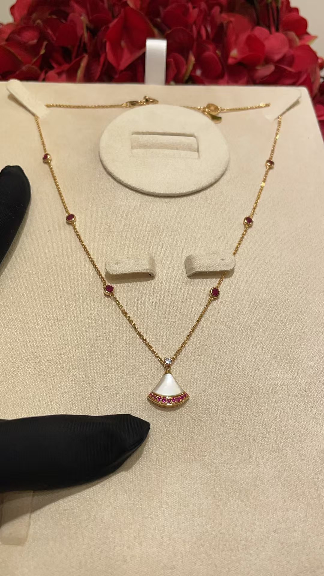 Bvlgari Divas' Dream Necklace - Image 3