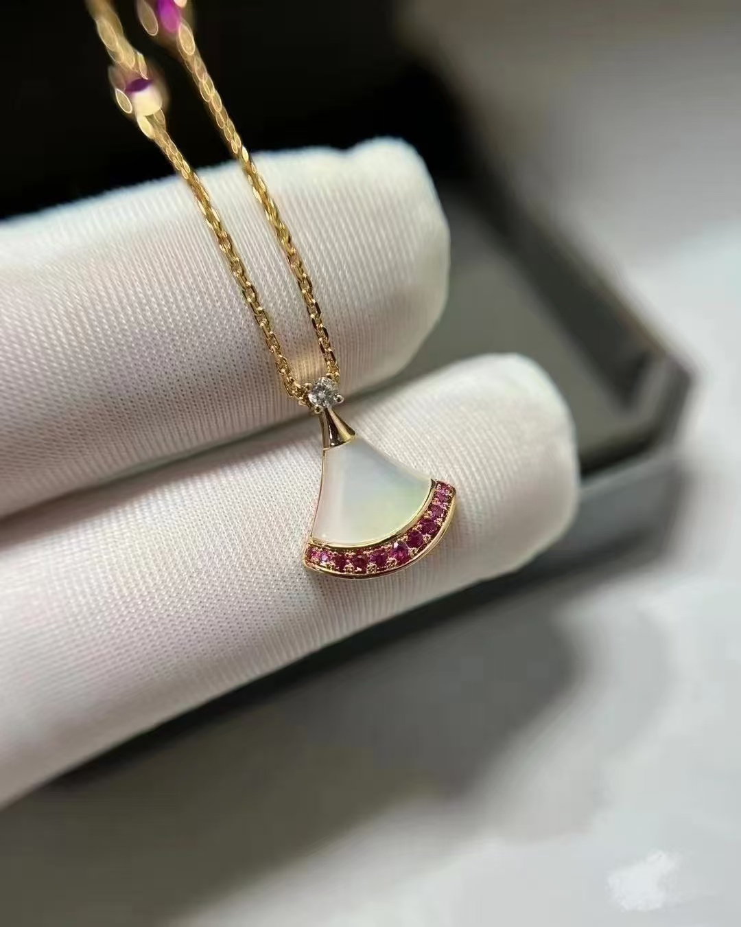 Bvlgari Divas' Dream Necklace - Image 10