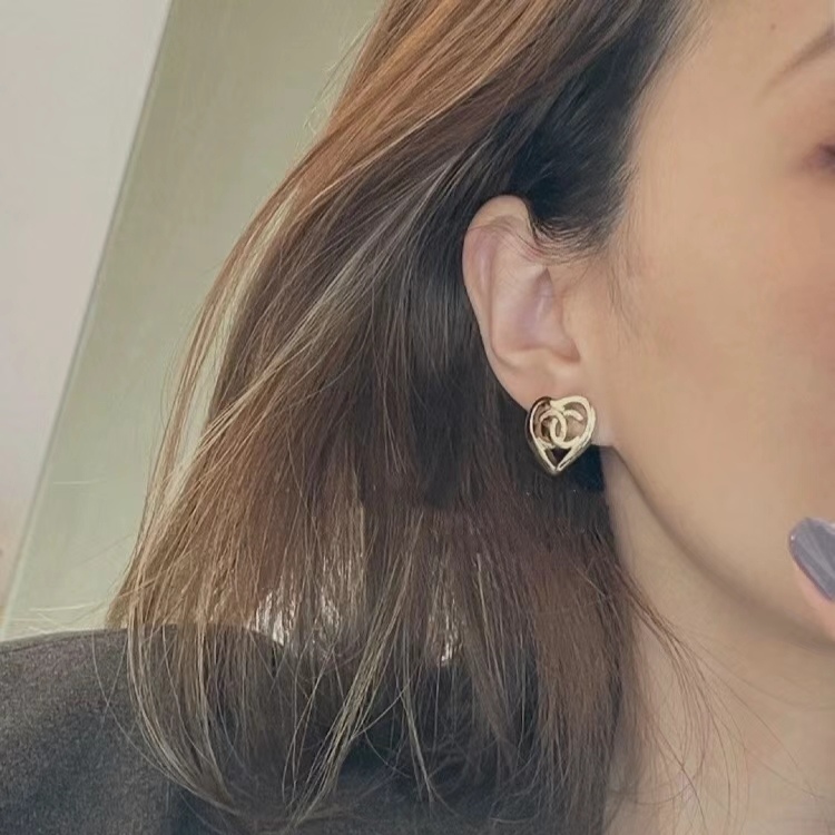 Chanel Hollow Heart Bracelet Earrings Ring Leather Necklace - Image 8