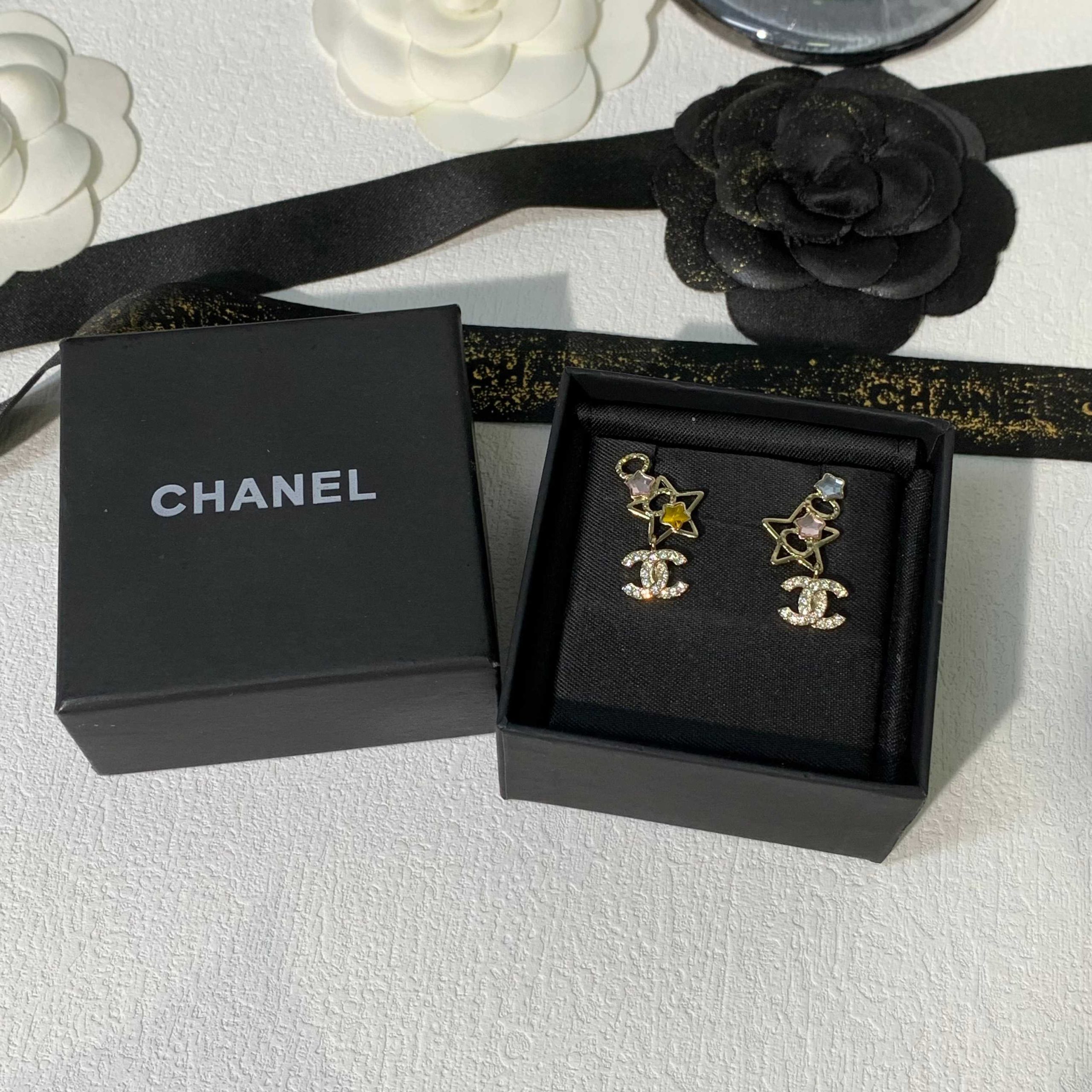 Chanel Asymmetric Color Gem Star Coco Drop Earrings - Image 4