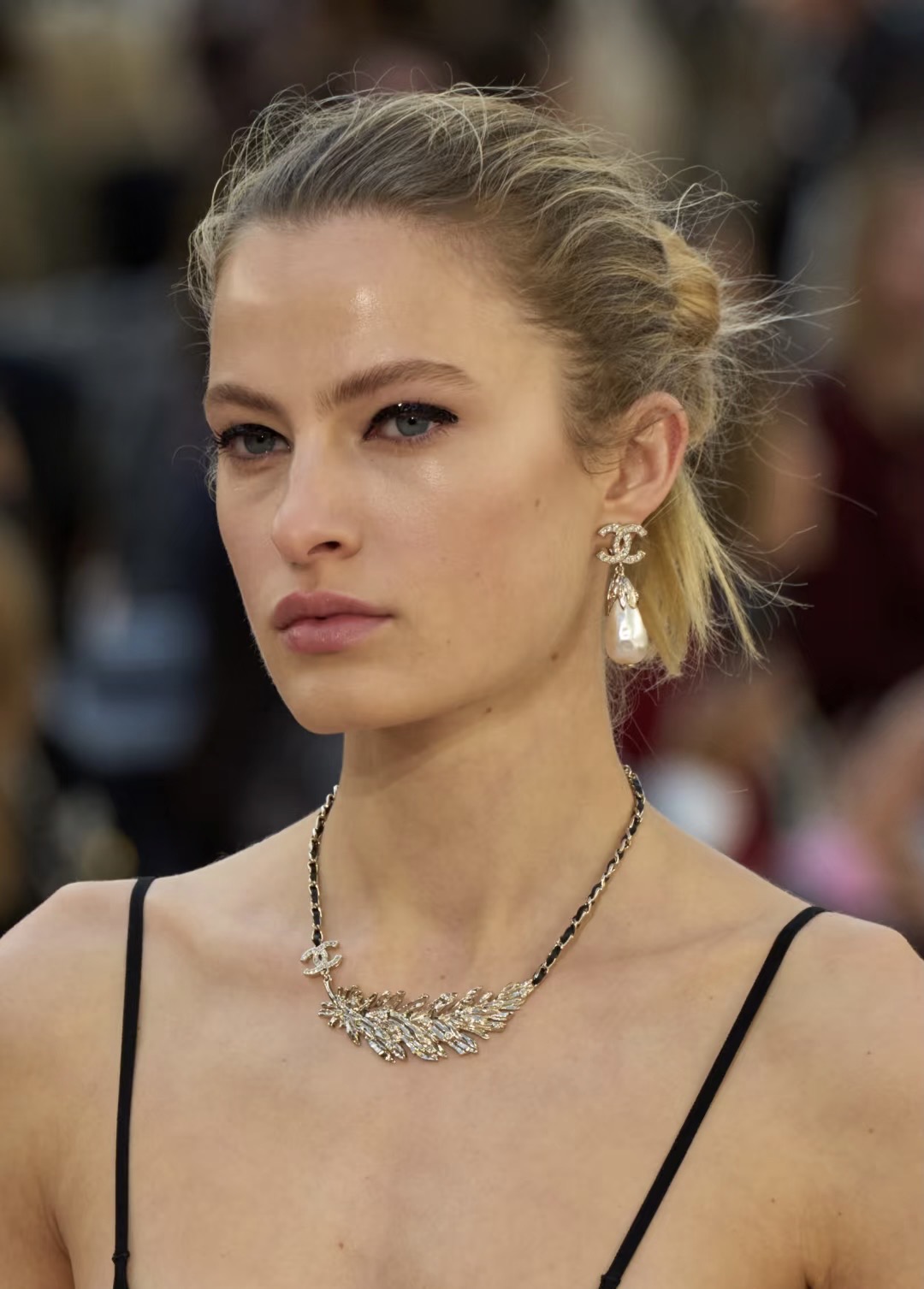 Chanel Vintage Baroque Pearl Dangle Earrings - Image 3