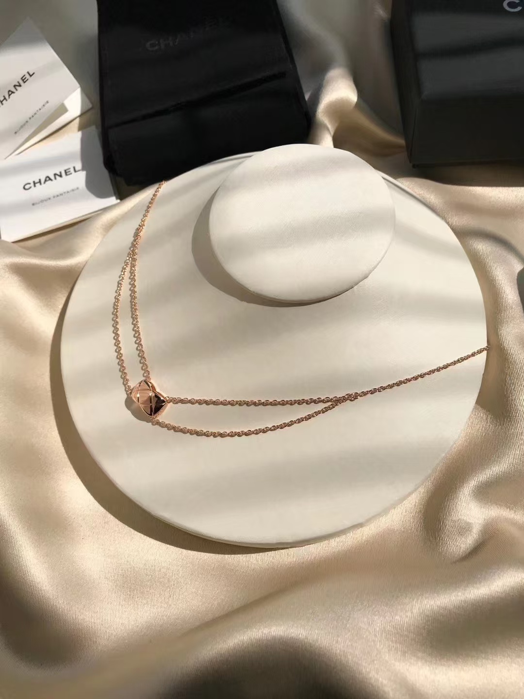 Chanel Coco Crush Rose Gold Necklace - Image 5