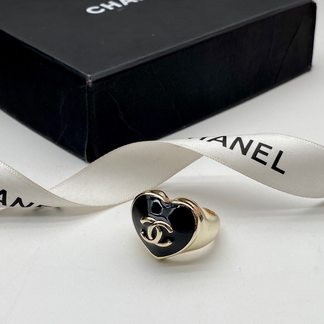 Chanel Black Enamel Heart Light Gold Ring - Image 4