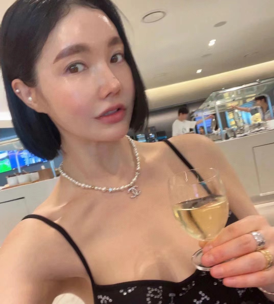 Chanel Star Double C Pendant Pearl Necklace - Image 9