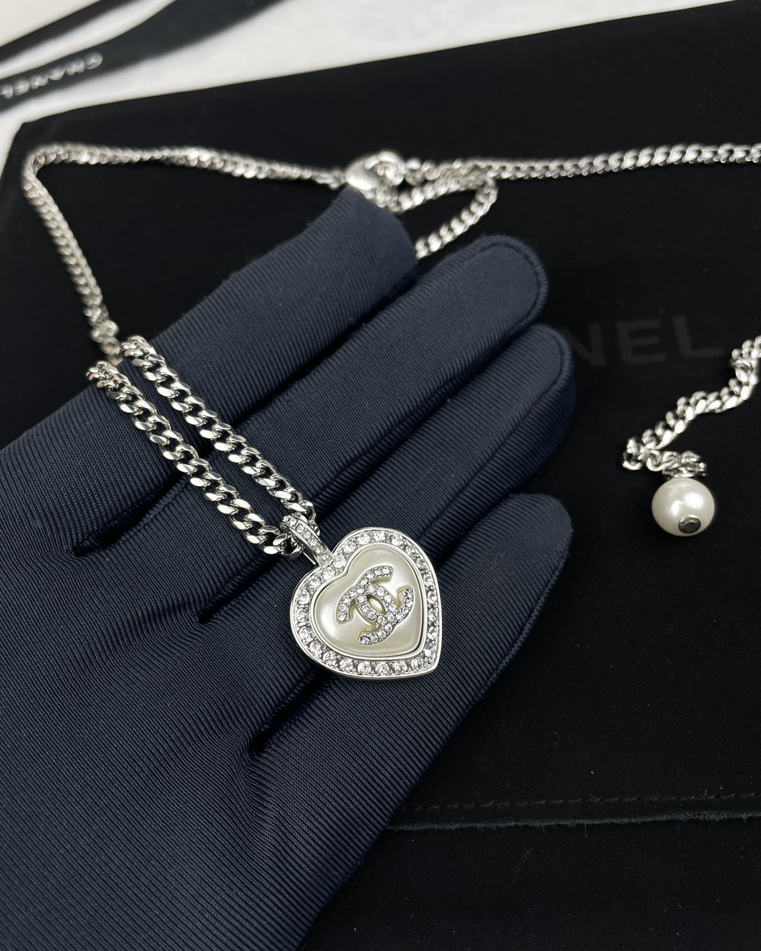 Chanel Heart Pendant Minimalistic Chain Necklace - Image 6