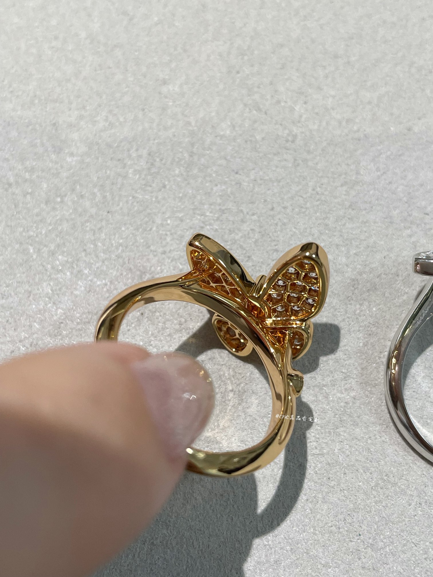 VCA Full Diamond Butterfly Ring - Image 11
