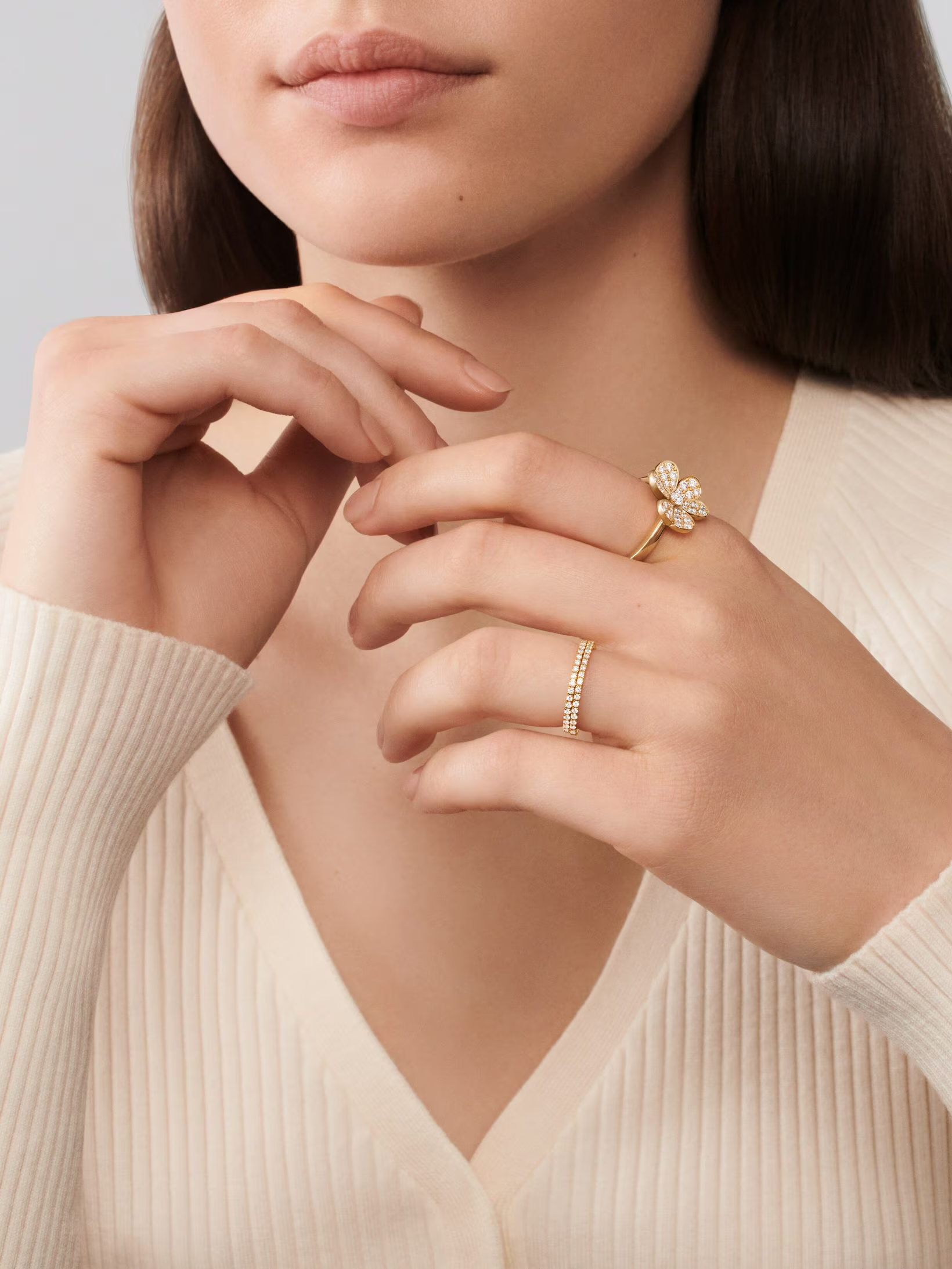 VCA 1 flower Frivole Ring - Image 2