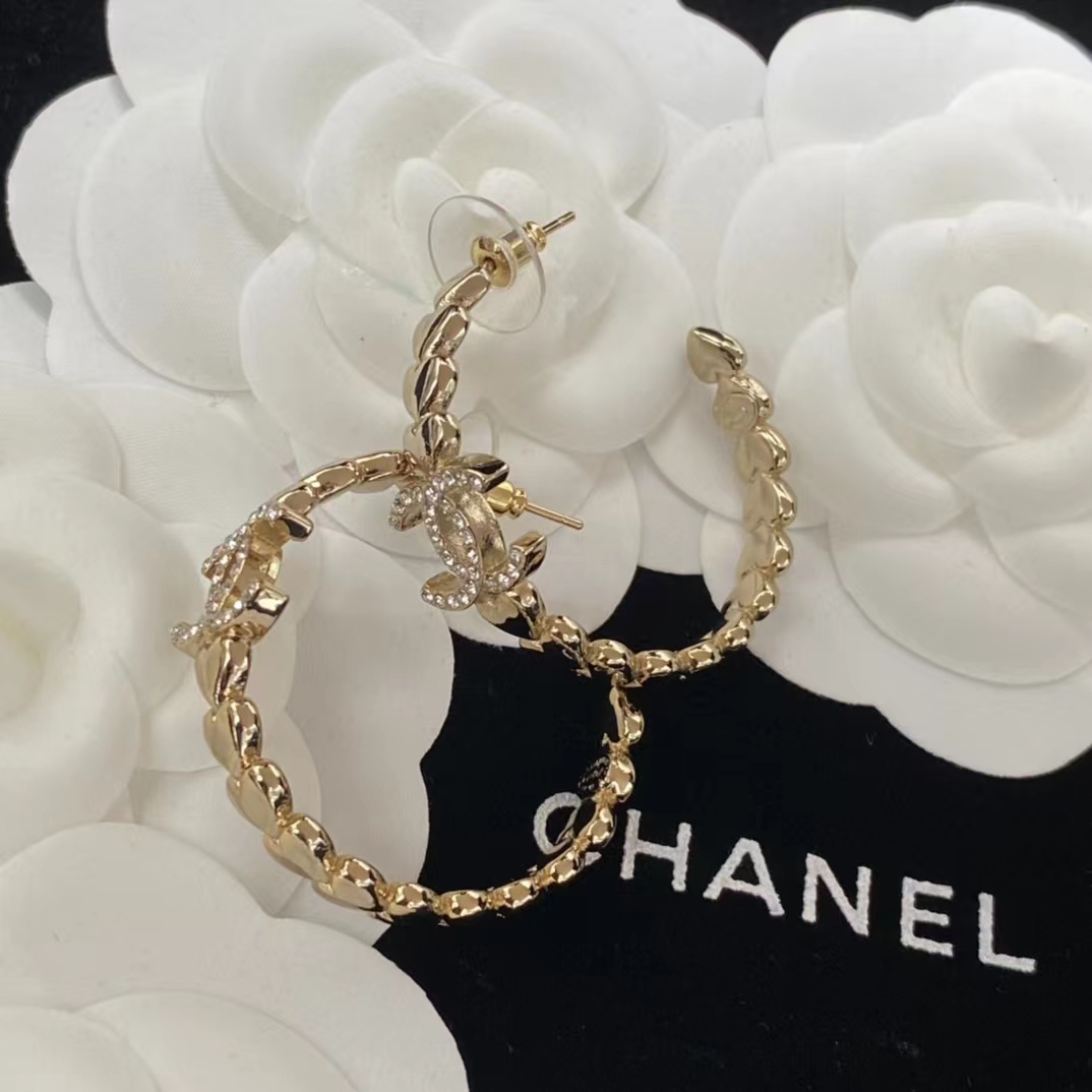 Chanel C Shape Earrings - Image 4