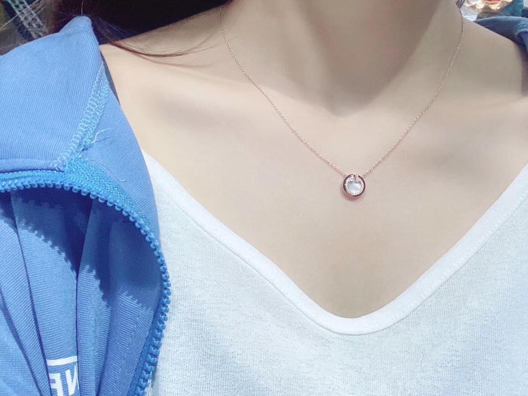Tiffany Limited Version Round Pendant Necklace - Image 5