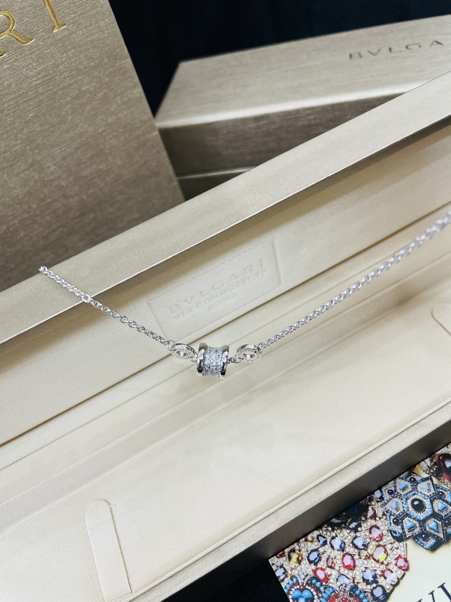 Dupe Bvlgari Diamond Paved B.zero1 Bracelet - Image 5