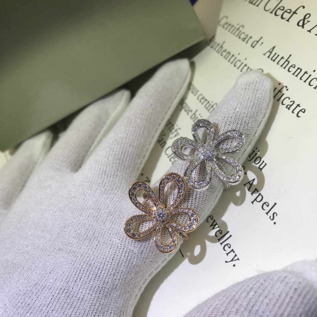 VCA Flowerlace Ring - Image 11