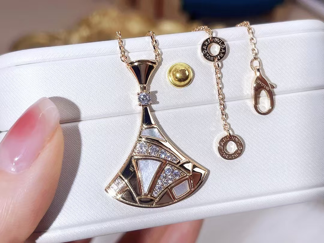 Bvlgari Divas' Dream Necklace - Image 3