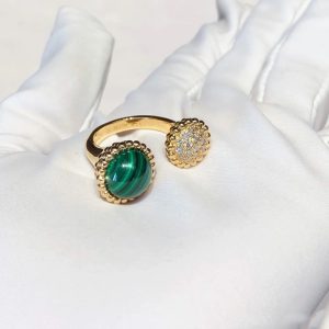 VCA Malachite Perlee Couleurs Between the Finger Ring