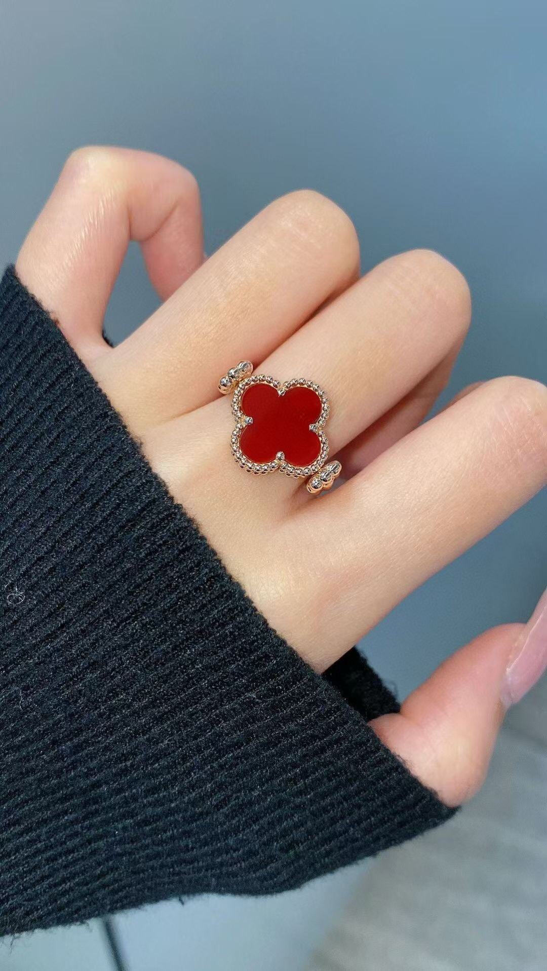 VCA Vintage Alhambra Reversible Ring - Image 2
