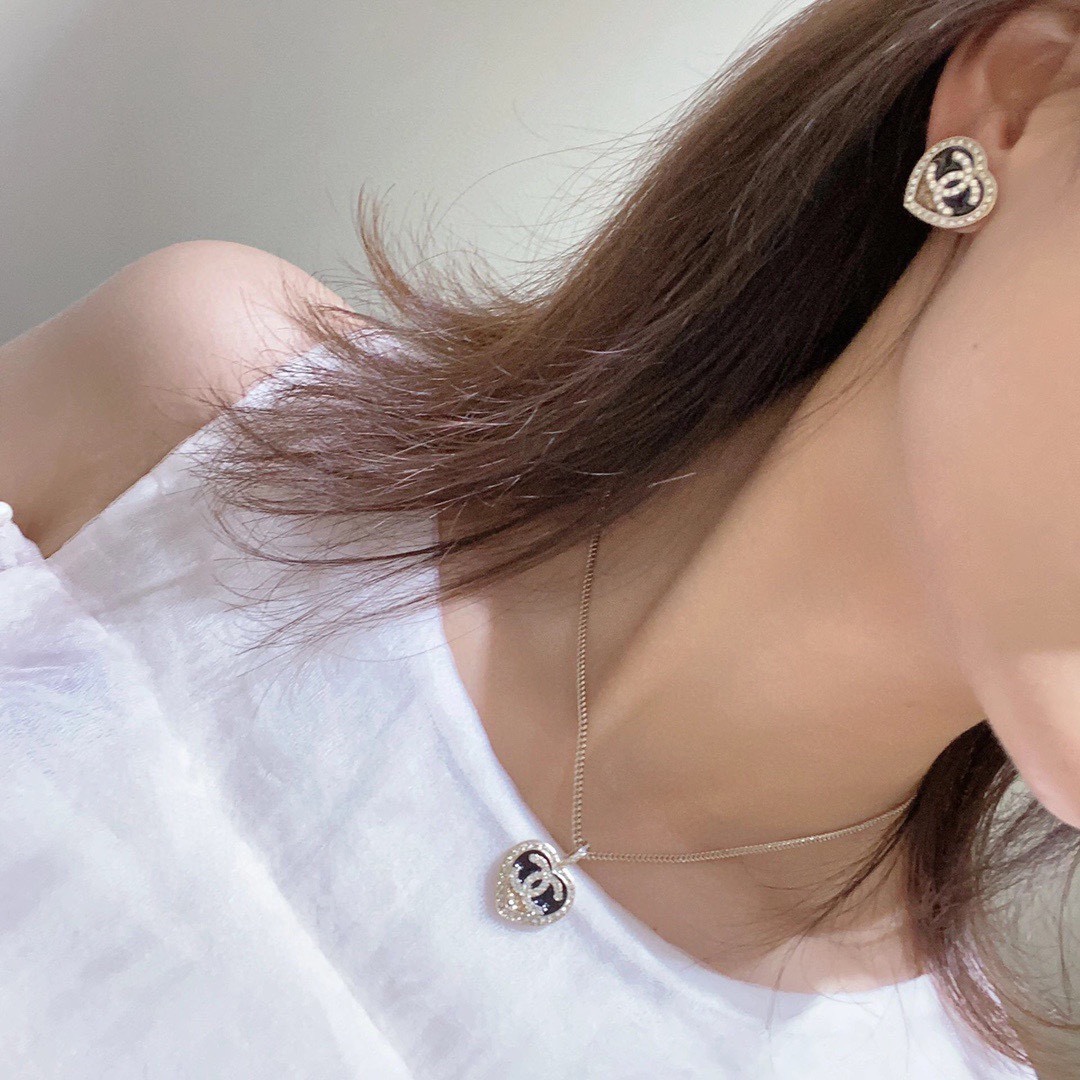 Chanel Colorblock Gold Black Heart Bracelet Earrings Necklace - Image 7