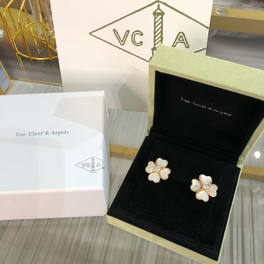 VCA Cosmos Earrings - Image 3