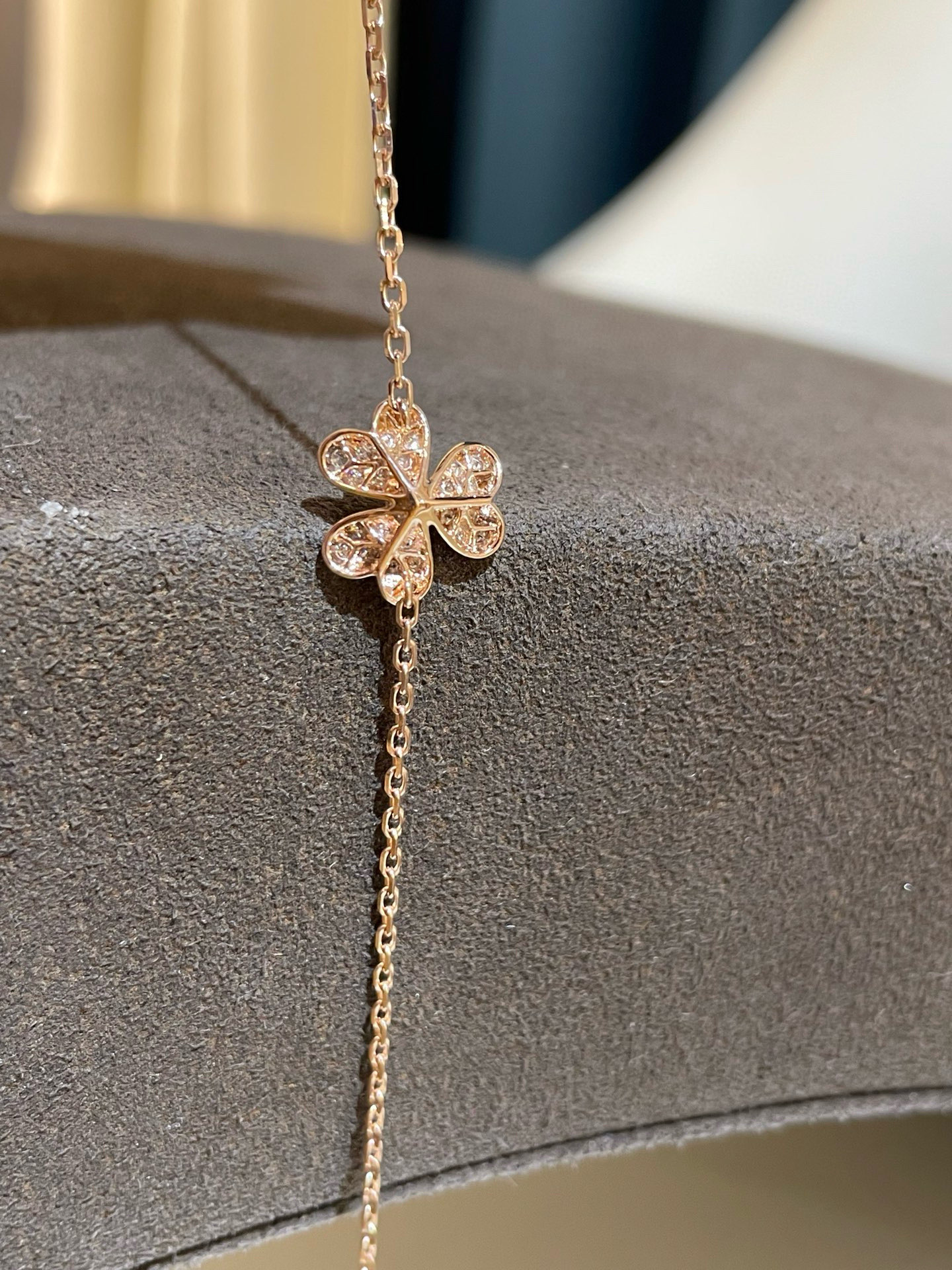 VCA Diamond Pave Frivole Flora Bracelet - Image 2