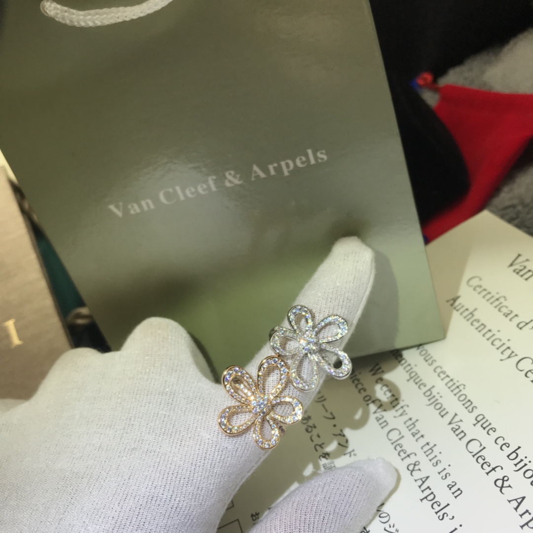VCA Flowerlace Ring - Image 15