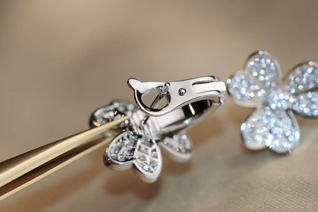 VCA Frivole Earrings - Small - Image 10