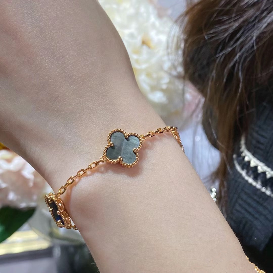 VCA Grey Clover Vintage Alhambra Bracelet, 5 Motifs - Image 3