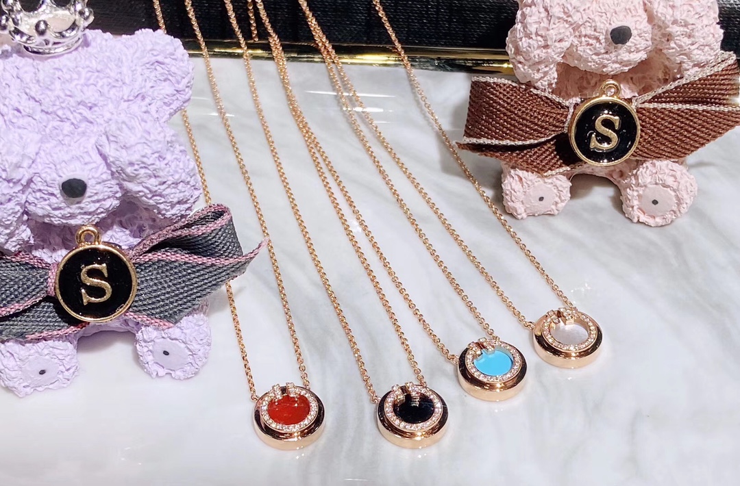 Tiffany Limited Version Round Pendant Necklace
