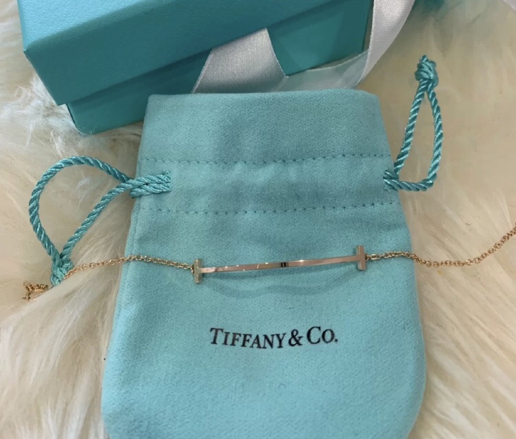 Tiffany No Diamond Smooth T Bracelet - Image 3