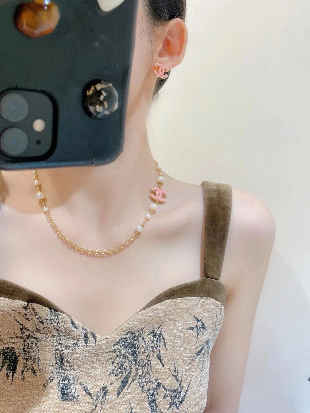 Chanel Pink Enamel CC Earrings - Image 9