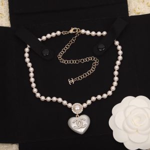 Chanel Princess Style Heart Pendant Pearl Necklace