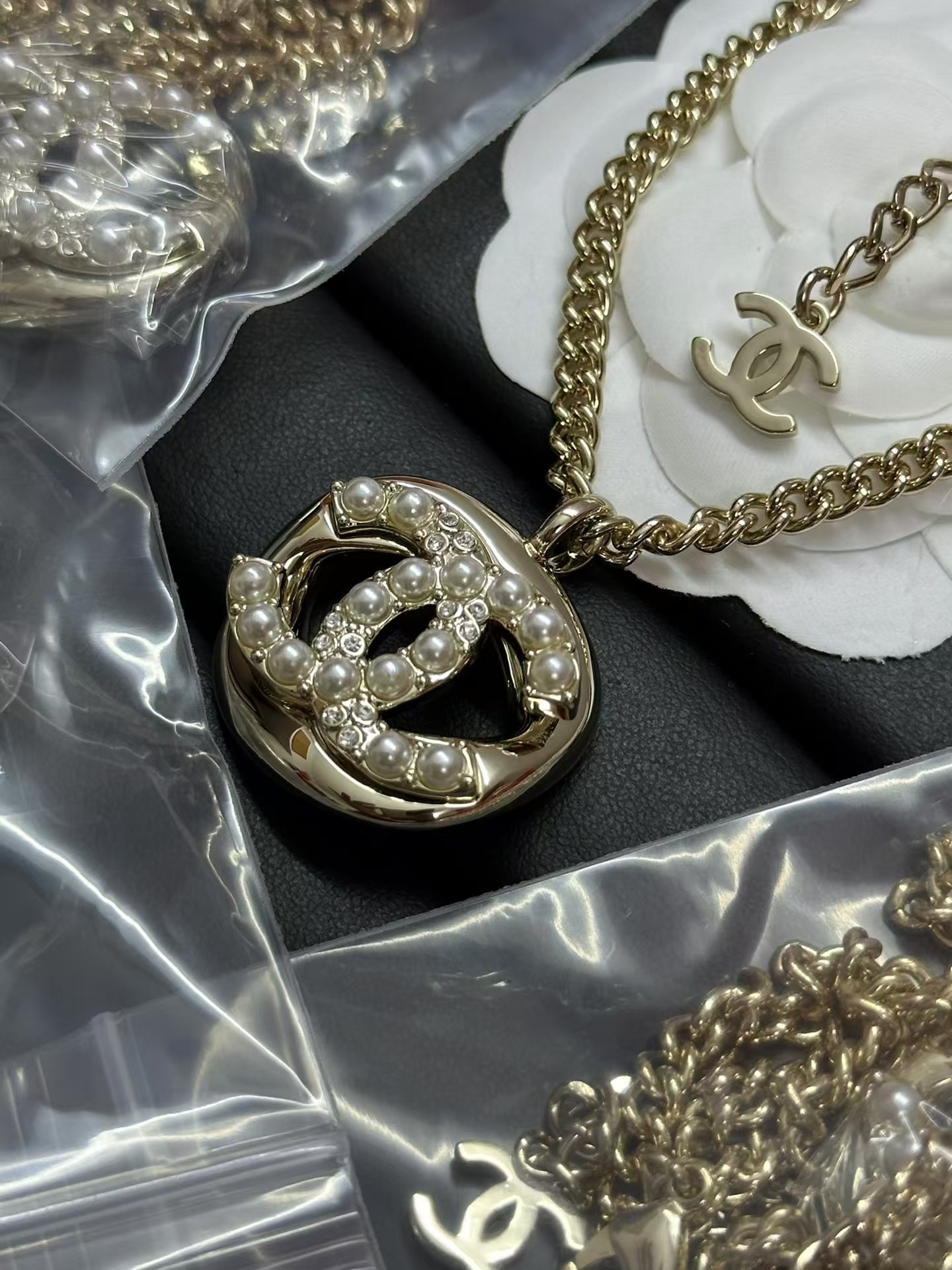 Chanel Unisex Cuban Chain Necklace - Image 2