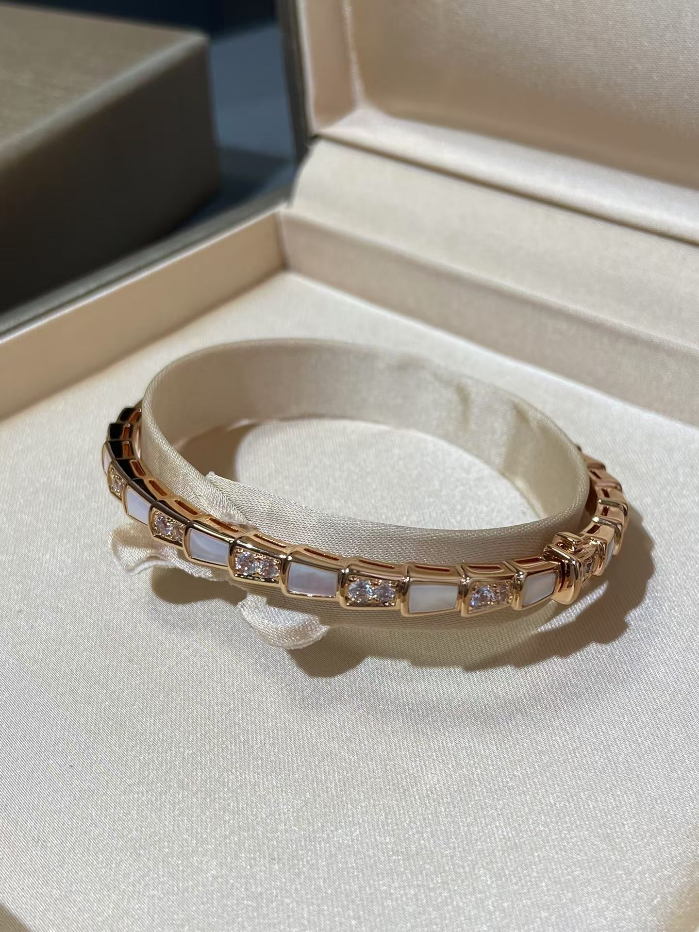 Bvlgari Serpenti Viper Bracelet Bangle in Rose Gold - Image 4