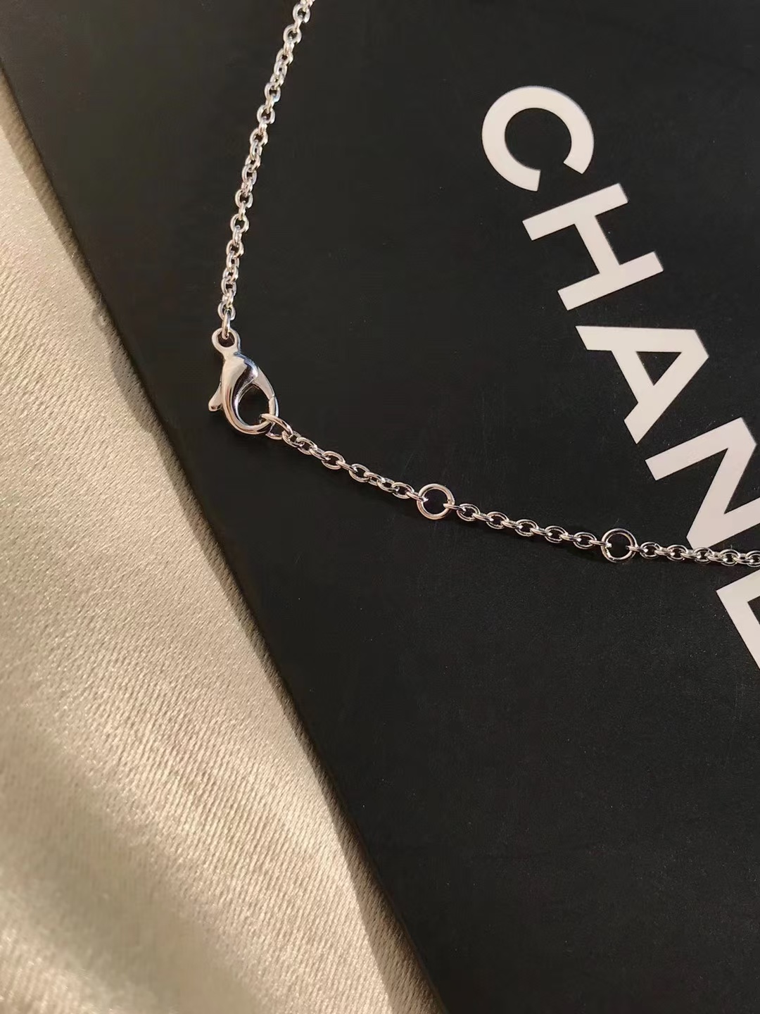 Chanel Coco Crush White Gold Necklace - Image 9