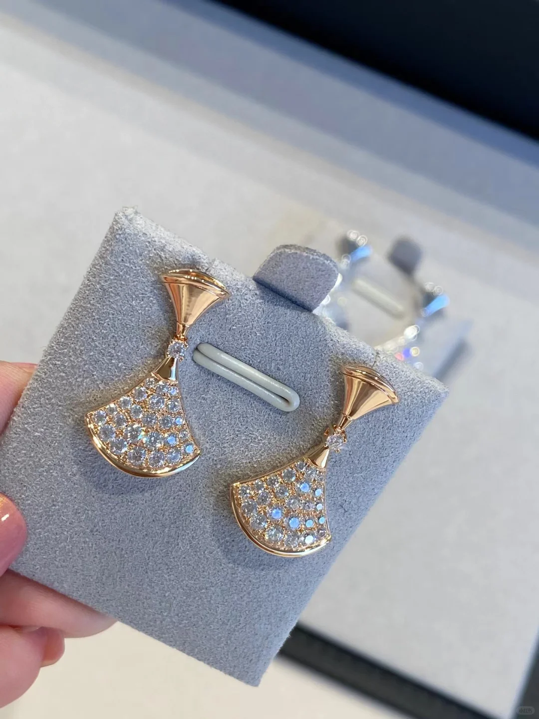 Bvlgari Divas' Dream Earrings - Image 6