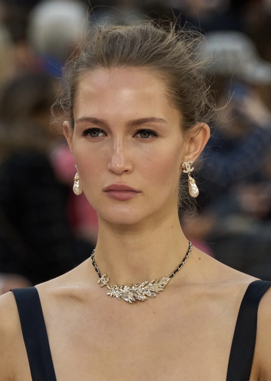 Chanel Vintage Baroque Pearl Dangle Earrings - Image 2