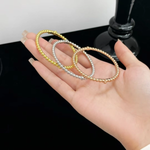 VCA Perlee Pearls of Gold Bracelet - Medium Bangle